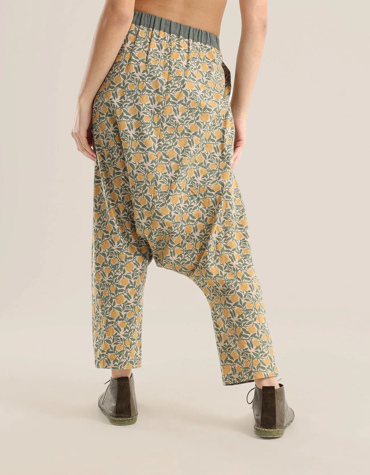 Harem pants with waistline and belt in plain cotton