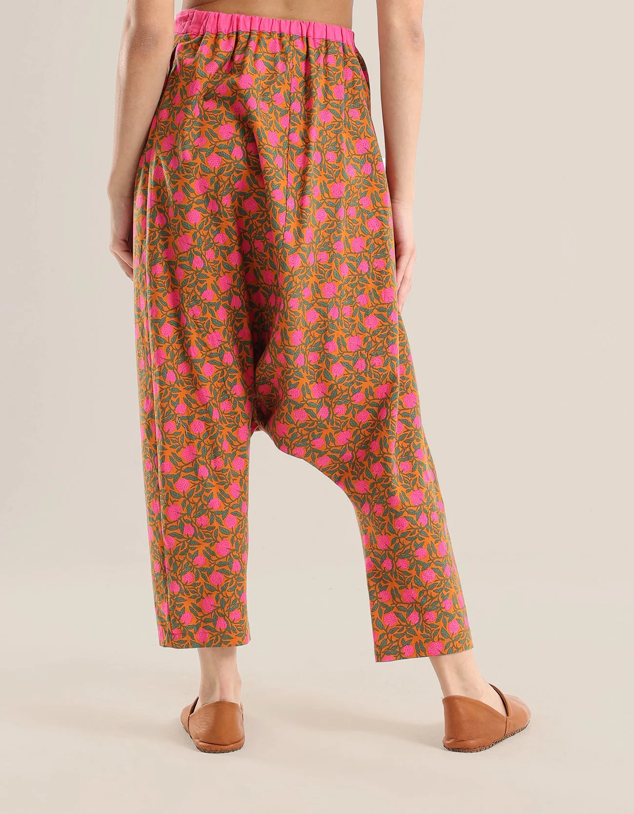 Harem pants with waistline and belt in plain cotton